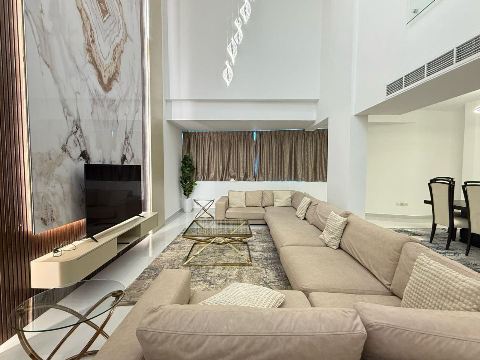 Spacious Modernized 2 Bedroom And Duplex 4 Br By Taskeen Homes Apartment Dubai