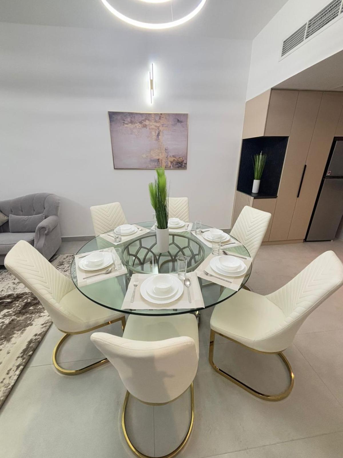 Spacious Modernized 2 Bedroom And Duplex 4 Br By Taskeen Homes *